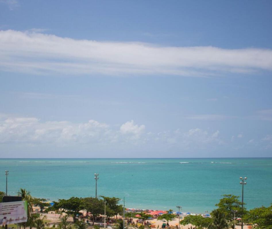 Na Beira Mar De Pajucara- Edif Neo- Apartamento Quarto E Sala- Tem Varanda - Vista Lateral Do Mar- Rua Julio Plech Filho 60 Esquina Com Avenida Doutor Antonio Gouveia - Consumo Eletrico E Pago No Ckeck-Out 1Kwh E 1,35 Reias Maceio  Luaran gambar
