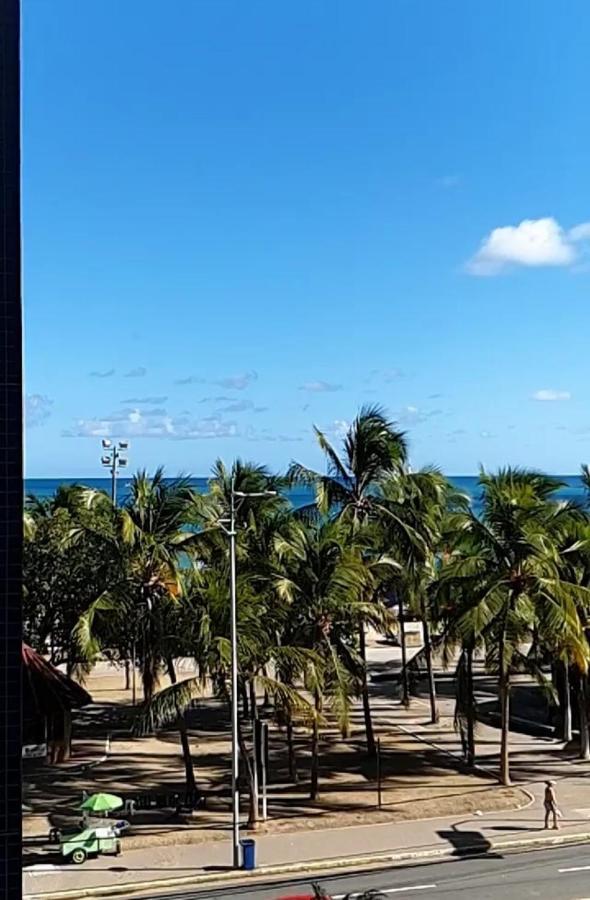 Na Beira Mar De Pajucara- Edif Neo- Apartamento Quarto E Sala- Tem Varanda - Vista Lateral Do Mar- Rua Julio Plech Filho 60 Esquina Com Avenida Doutor Antonio Gouveia - Consumo Eletrico E Pago No Ckeck-Out 1Kwh E 1,35 Reias Maceio  Luaran gambar