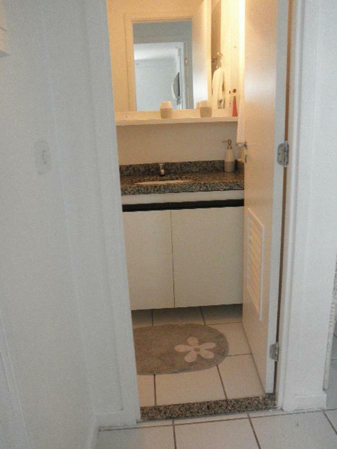 Na Beira Mar De Pajucara- Edif Neo- Apartamento Quarto E Sala- Tem Varanda - Vista Lateral Do Mar- Rua Julio Plech Filho 60 Esquina Com Avenida Doutor Antonio Gouveia - Consumo Eletrico E Pago No Ckeck-Out 1Kwh E 1,35 Reias Maceio  Luaran gambar